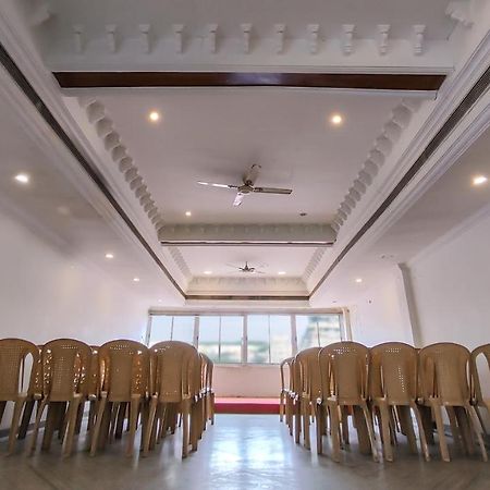 Hotel Aarathy Madurai Bagian luar foto